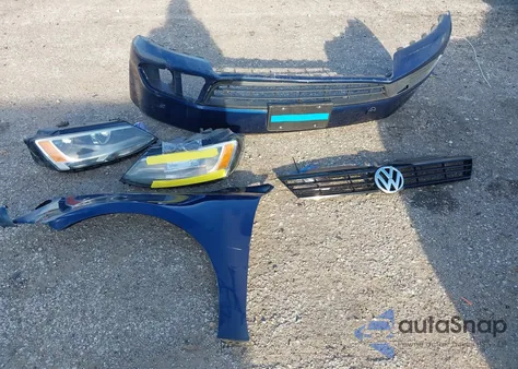 2013 Volkswagen Jetta 2.0L S z USA, uszkodzony, nr VIN 3VW2K7AJ4DM369611